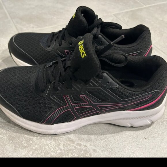 Asics Women's Athletic Running Shoe  NEW! - Picture 2 of 4